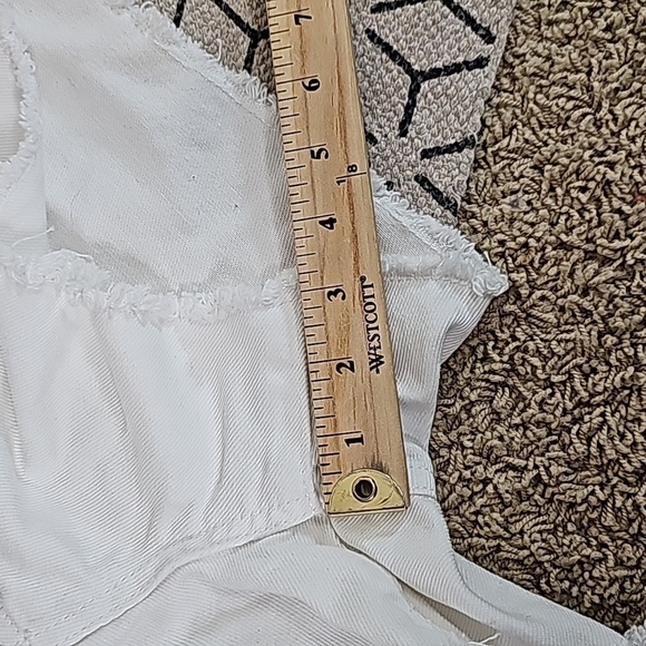 BLANKNYC DISTRESSED CUTOFF BUTTON FLY DENIM SHORTS IN WHITE, SZ 30 - Picture 14 of 14